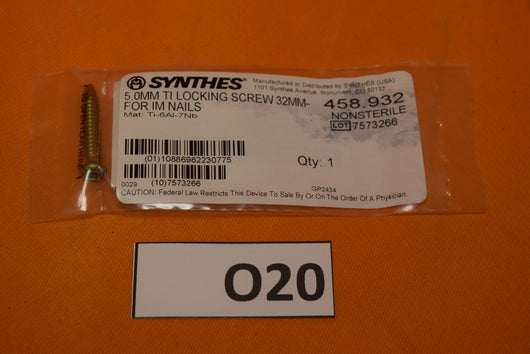 Synthes 458.932 Titanium Locking Screw 5 x 32mm -NEW