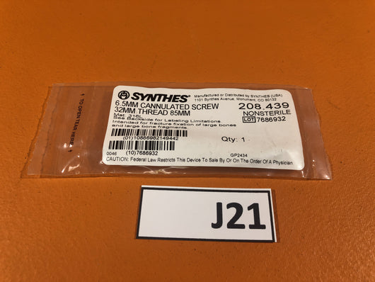 SYNTHES 208.439  6.5MM CANNULATED SCREW 32MM THREAD 85MM -NEW