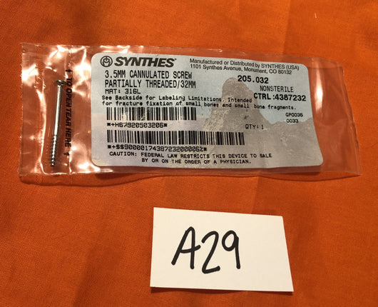 SYNTHES 205.032  3.5MM CANNULATED SCREW -NEW