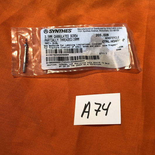 SYNTHES 205.028  3.5MM CANNULATED SCREW -NEW